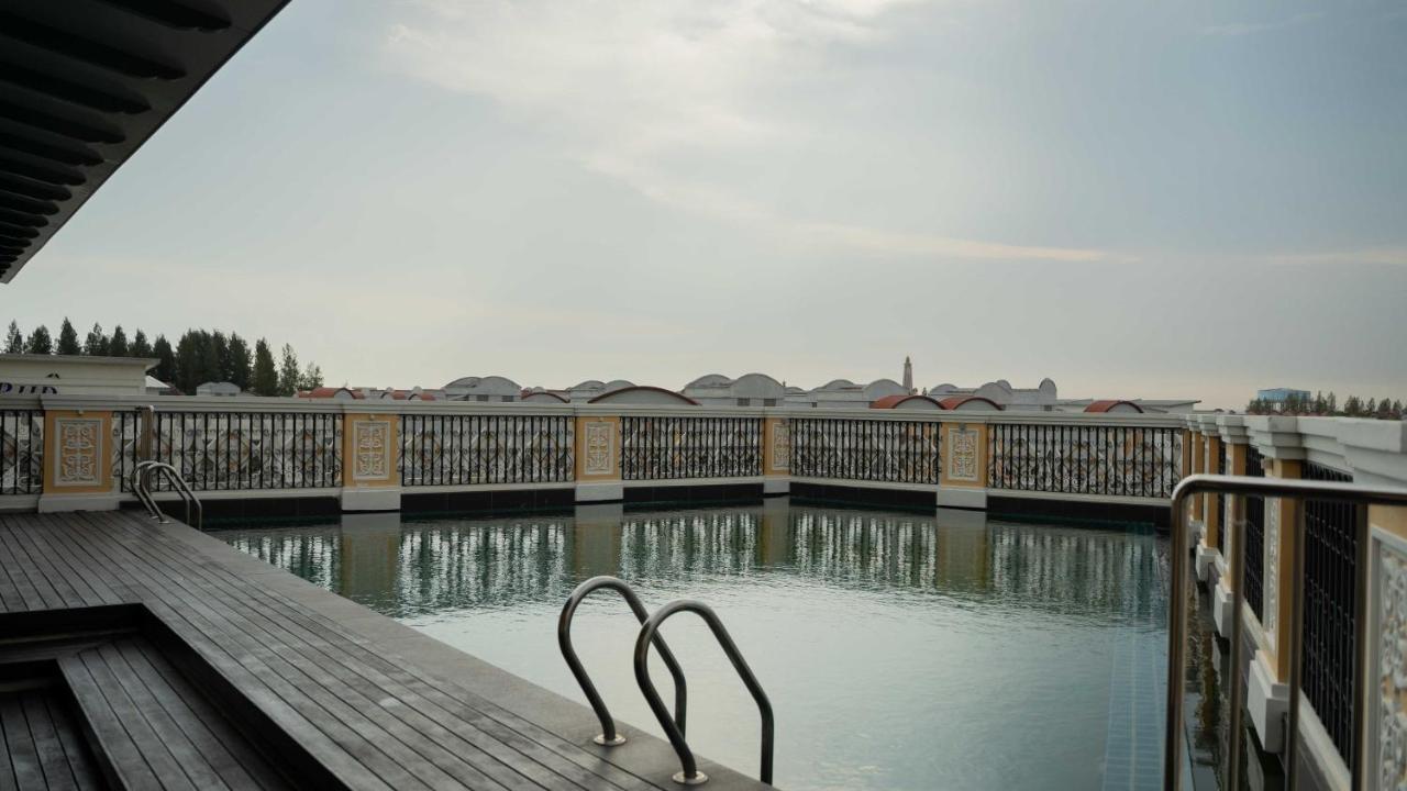 Kaizen Hotel & Suites Melaka Exterior photo
