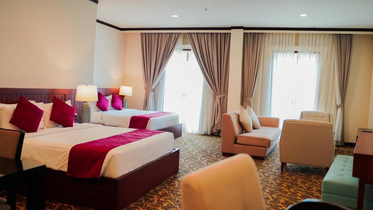 Kaizen Hotel & Suites Melaka Exterior photo